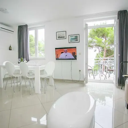 Sesar Krk - No. 3 Cvita Apartment