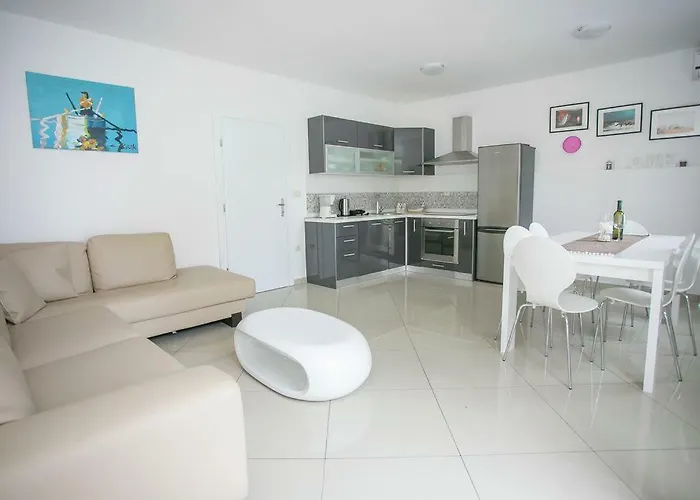 Apartment Sesar Krk - No. 3 Cvita Krk Town